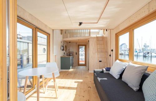 Schleswig Boat Rental | Hausboot Helena