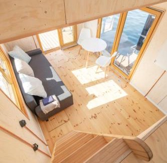 Schleswig Boat Rental | Hausboot Helena