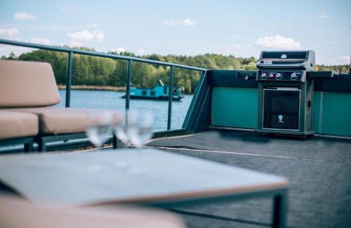 Tegel Boat Rental | Hausboot Wannsee