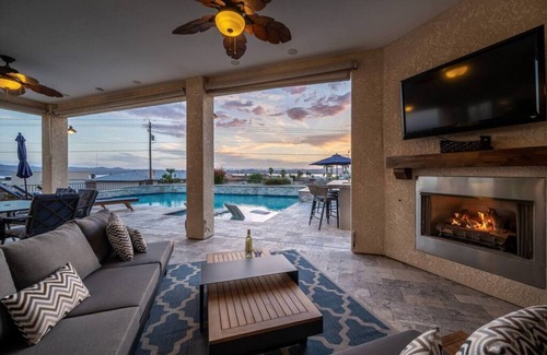 Lake Havasu City House | Havasu Lux: Prime Location, Lake Views, Pool+Spa