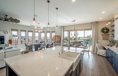 Lake Havasu City House | Havasu Lux: Prime Location, Lake Views, Pool+Spa