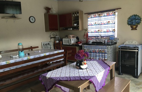 Vila Paula House | Have a wonderful time at the Romantic and Charming Corner