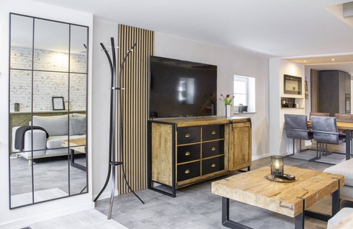 Luegde House | Have fun with the whole family in this stylish accommodation.