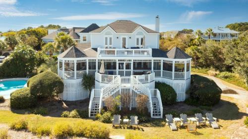 Sullivan's Island Villa | Haven by AvantStay Luxury Beachfront Home w Pool Gorgeous Patios