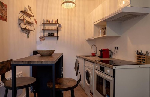 Quartier Administrations Apartment | Hawaï wifi Hypercentre arènes