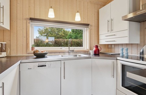 Store Kongsmark House | "Hawarth" - 275m from the sea by Interhome