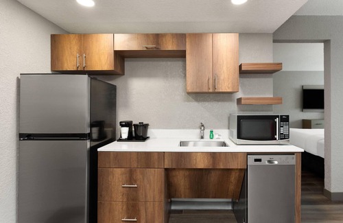 Survey Creek Hotel | Hawthorn Extended Stay By Wyndham Ft Lauderdale Cypress Crk