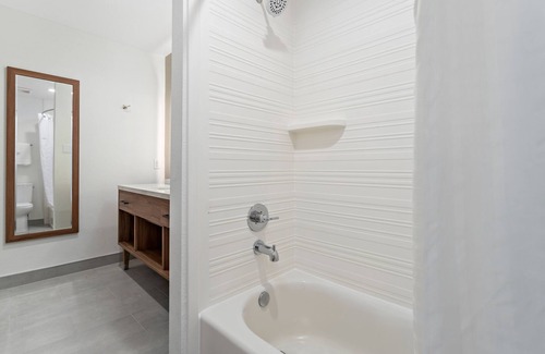 Port Arthur Hotel | Hawthorn Extended Stay by Wyndham Port Arthur