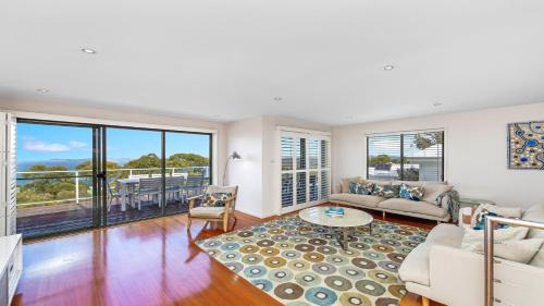 Killcare Heights House | 'Headlands at Killcare' by HolidayCo