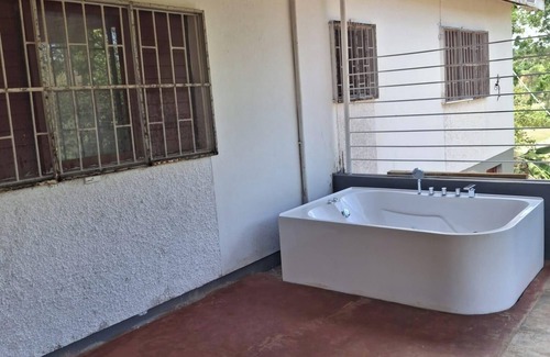 Stewart Town House | Healing 3-Bed Retreat - Sleeps 3, Hot Tub & Pool