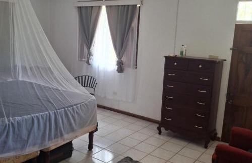 Stewart Town House | Healing 3-Bed Retreat - Sleeps 3 Hot Tub & Pool