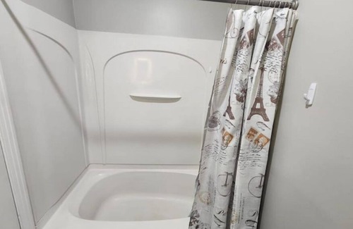 Bryant Apartment | Heart of Bryant apartment F