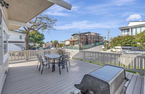 Corona del Mar House | Heart of Corona Del Mar 10 minute walk to beach steps to downtown
