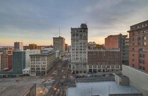 Downtown Omaha Apartment | Heart of Dtwn Omaha Historical Apt with Perks