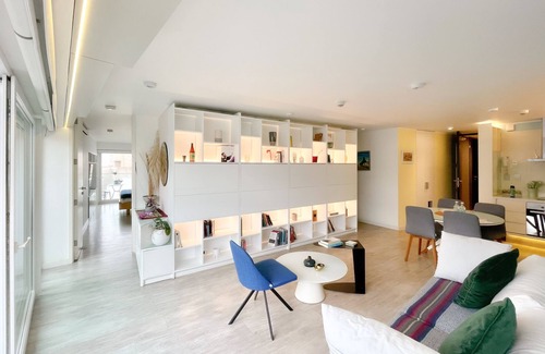 Miraflores Apartment | Heart of Miraflores - Dual Balconies & Designer Style