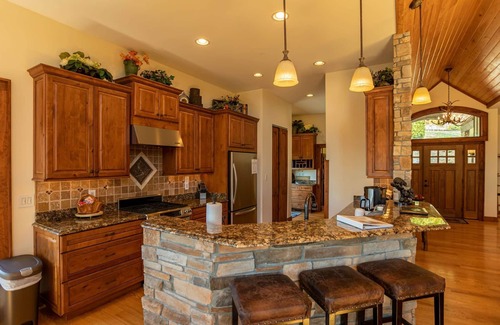 Sugar Mountain House | Heart Rock Lodge Elevation above 5200, Views, Trails, Hot Tub