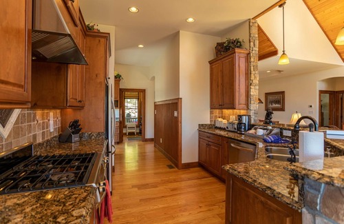 Sugar Mountain House | Heart Rock Lodge Elevation above 5200, Views, Trails, Hot Tub