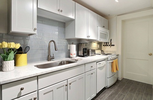 Historic District - North Apartment | Heated Pool Access | 5*Clean | Flex Cancelation