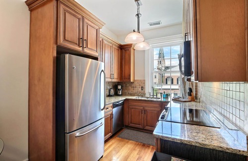 Historic Downtown Savannah Apartment | Heated Pool Access | 5*Clean | Flex Cancelation