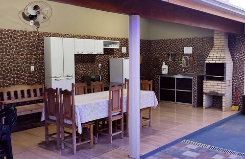 Olimpia House | Heated Pool, Billiards, Air Conditioning, NetFlix, WiFi. min from Park Thermas (v olp)