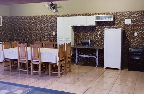 Olimpia House | Heated Pool, Billiards, Air Conditioning, NetFlix, WiFi. min from Park Thermas (v olp)