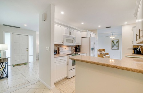 Caloosahatchee House | Heated Pool, Dock & Canal Access: Cape Coral Home