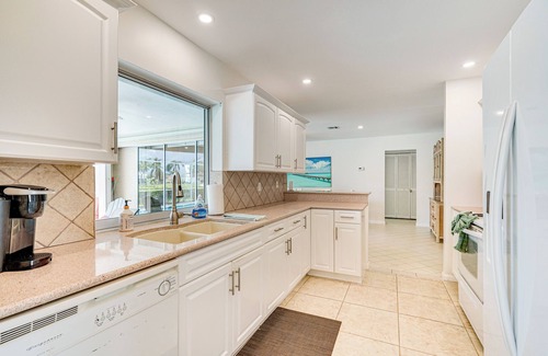Caloosahatchee House | Heated Pool, Dock & Canal Access: Cape Coral Home