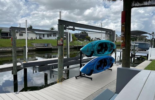 Cape Coral House | Heated pool, Family Fun, Tiki Bar, kayak, 3bd 2ba