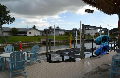 Cape Coral House | Heated pool, Family Fun, Tiki Bar, kayak, 3bd 2ba