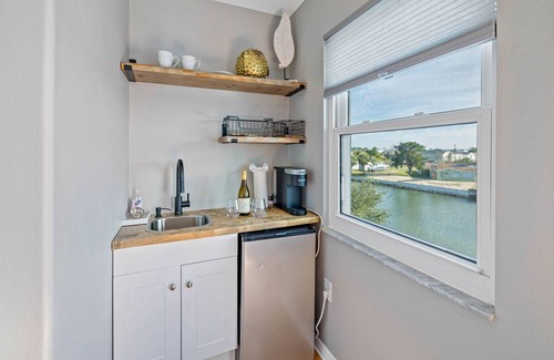 Spring Hill House | Heated Pool/Gym/Games/Waterfront