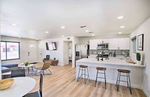 Tempe House | Heated Pool | Spa | Modern 3B Oasis | Scottsdale