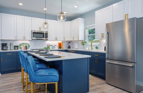 Near East Side House | Heaven-sent Convenient 4BR/3BA Near Downtown