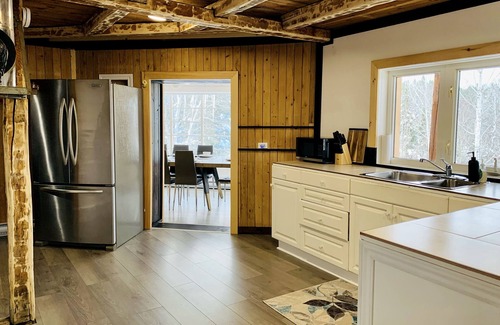 Madawaska Valley Cottage | Heavenly Family Cottage on 50 acres of Forest - Minutes from Town and Beach