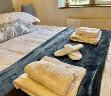 Atworth House | HEBE COTTAGE - Idyllic and homely with attention to detail