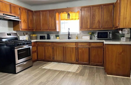 Port Arthur House | Hello Darling Comfy Cottage-Newly Remodeled