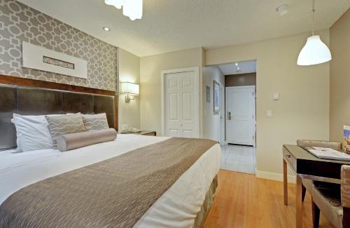 James Bay Hotel | Helm's Inn