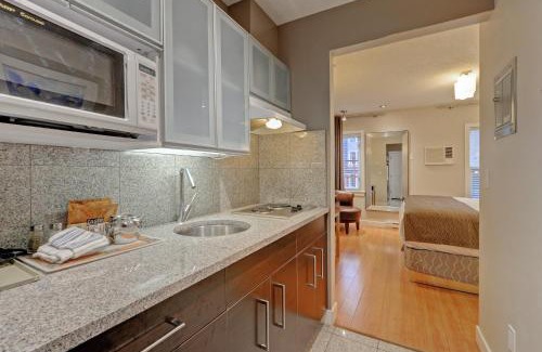 James Bay Hotel | Helm's Inn