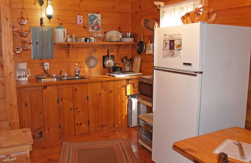 Hiawassee Bed & Breakfast | Henson Cove Place B&B with Cabin