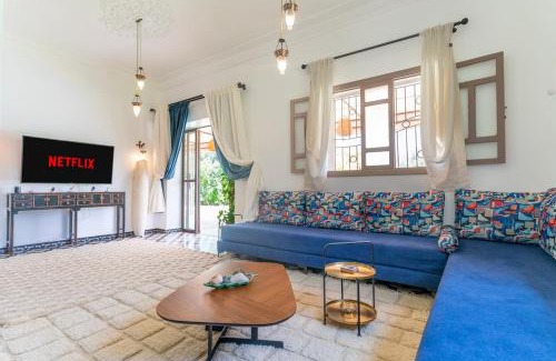 Aghouatim Villa | Heritage and Inspired Elegant Villa, Pool For 6 Guests