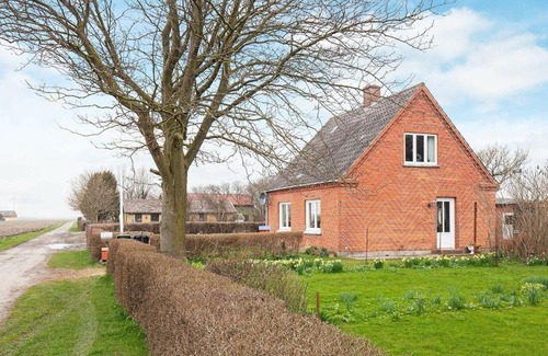 Rodby House | Heritage Holiday Home in R dby with Terrace