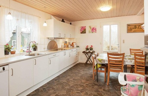 Rodby House | Heritage Holiday Home in R dby with Terrace