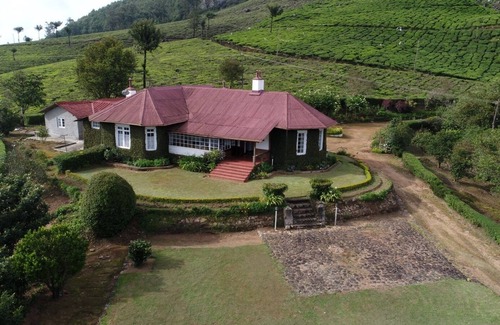 Devikolam House | Heritage stay at Manale Tea Bungalow in Munnar