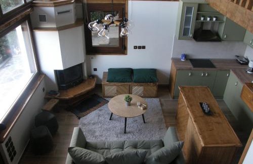 Lamia House | Herme's Hut