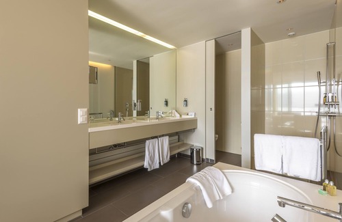 Lucerne Hotel | HERMITAGE Lake Lucerne - Beach Club & Lifestyle Hotel