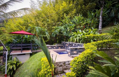 Barbosa House | Hermosa Casa y Cabañas en Barbosa, Antioquia