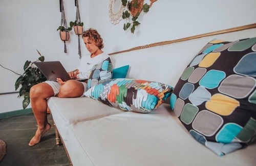 Villa Nueva Hotel | Hermosa Habitación Básica Twin En El Sector de La Candelaria - Medellín