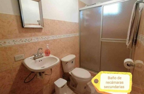 Las Guias Occidente House | Hermosa residencia cerca a playa Santa Clara