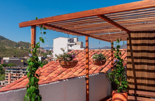 San Gil Apartment | Hermoso Apartamento con Terraza Privada, Camas Queen, a 4 Cuadras del Parque