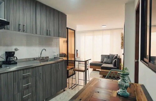 Los Naranjos House | Hermoso y Cómodo Apartamento en El Poblado!