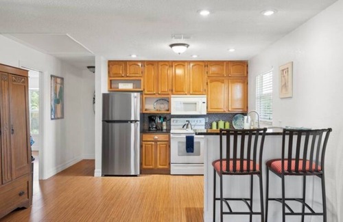 Spring Hill Apartment | Hernando Beach Apartment- Downtown Close To Everythingn